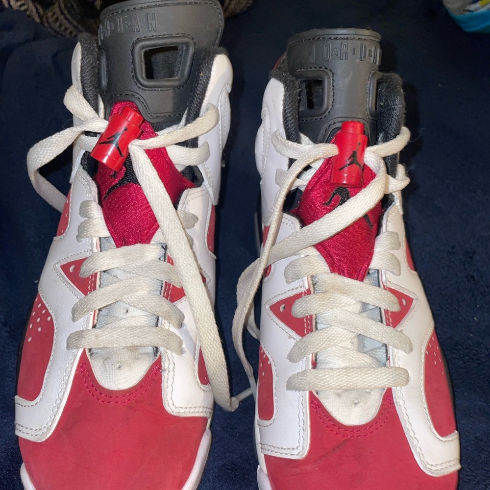Retro 6 red and white